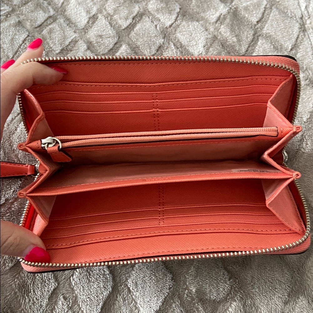 Coach Peyton Multistripe Zip Wallet. - Picture 3 of 10